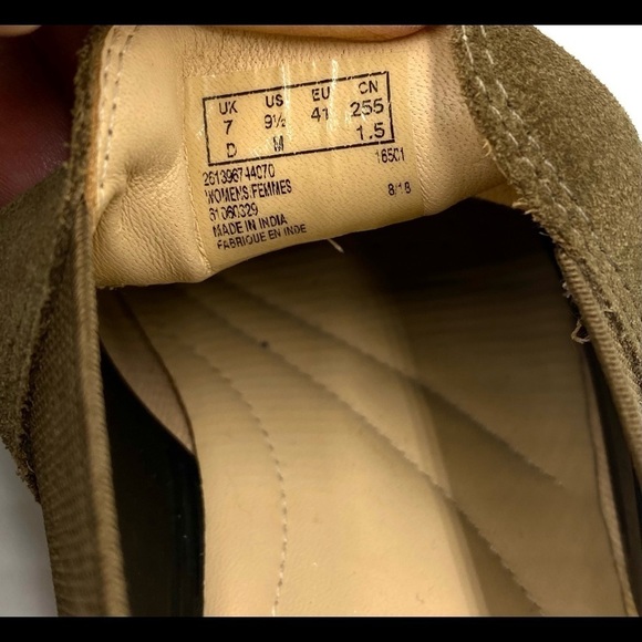 Clarks‎ Trish Chelsea Sz 9.5-M, suede upper, comfort footbed - Picture 13 of 15